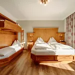 Lerch Hotel