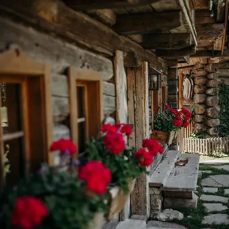 Lerch Hotel